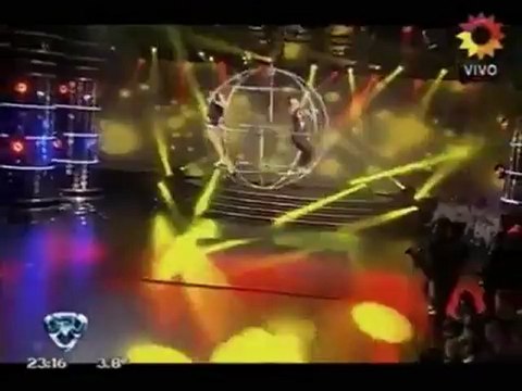 angela leiva y andrea rincon le dedicaron un tema a moria casan en el bailando 2012