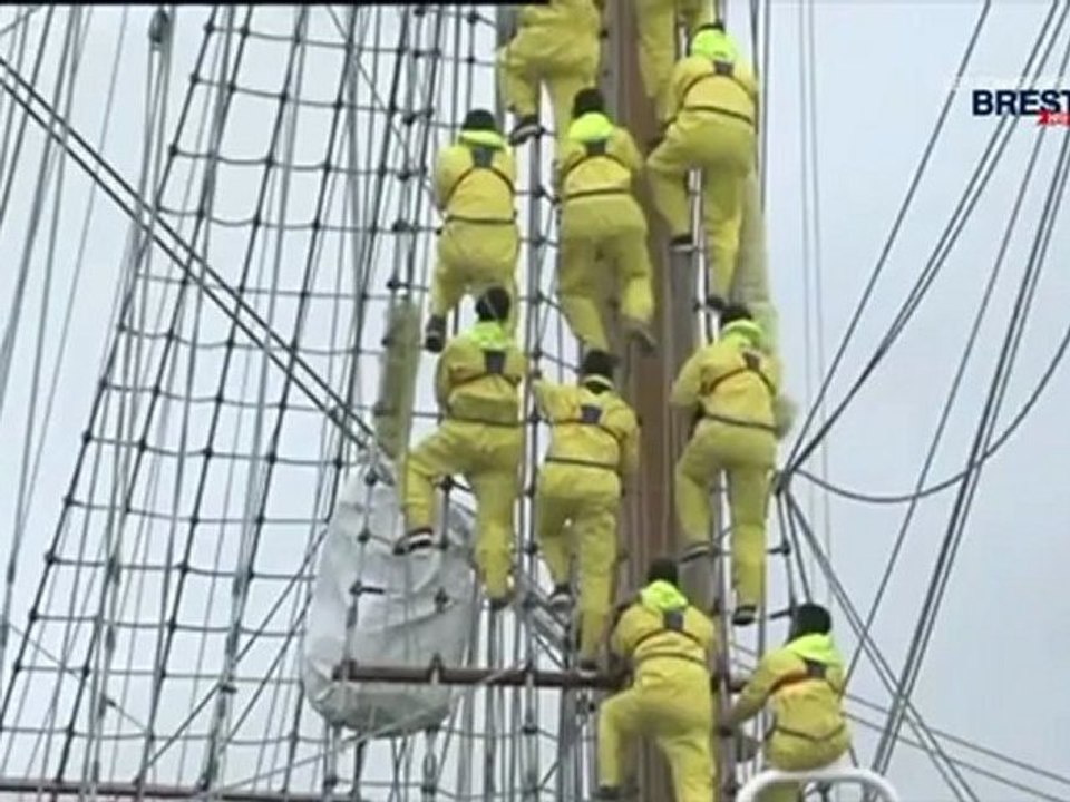 Les Tonnerres de Brest 2012 : Les mariachis dans le village du mexique