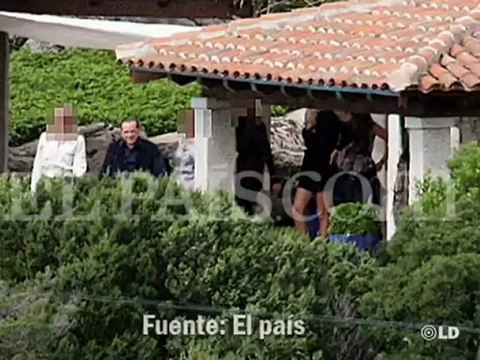 El País publica fotos privadas de Berlusconi