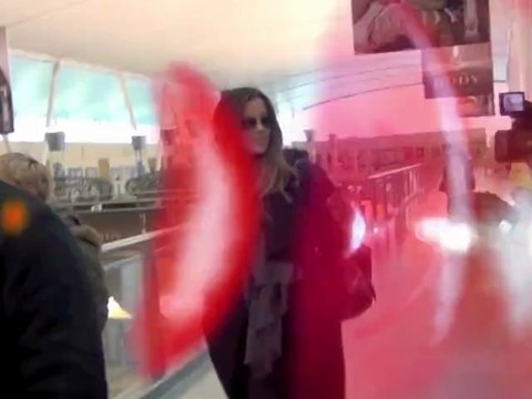 Kate Beckinsale Embarrasses Teenage Daughter