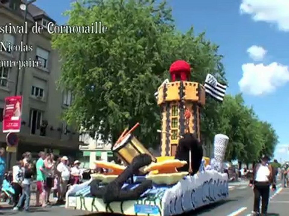 SAUMUR Géants et Masques 2012. Partie 2