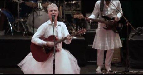 David Byrne - Burning Down the House (LIVE)
