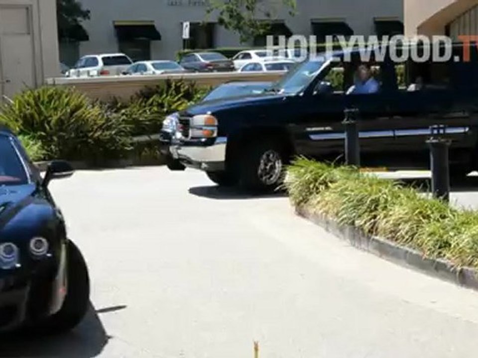 Arnold Schwarzenegger Shops at Barneys! - Holly...