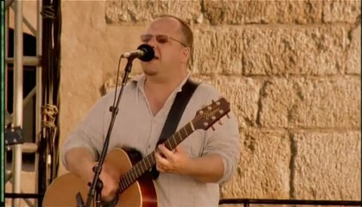 The Pixies - Monkey Gone to Heaven (LIVE)