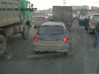 Car-jacking en pleins jour en Russie
