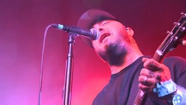 Staind - So Far Away (LIVE)