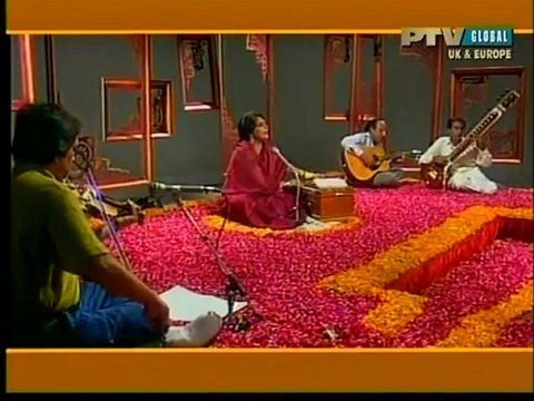 Shehnaz Begum- Dil Dharakne Ka Sabab Yaad Aaya - Ghazal - PTV (Live)