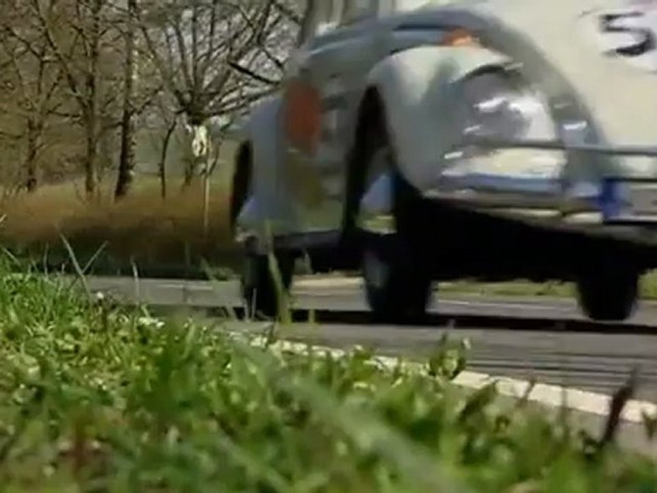 Examine it! VW Generations: the Beetle and the Up! | Drive it!