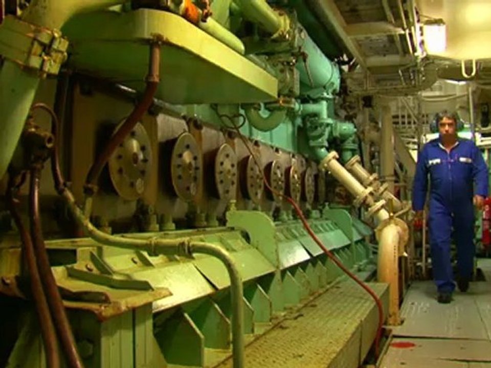 Clip sur le Marion Dufresne, le navire ravitailleur des TAAF