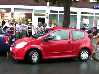 Télécharger la video: Célébration d'un créneau par des supporters saouls