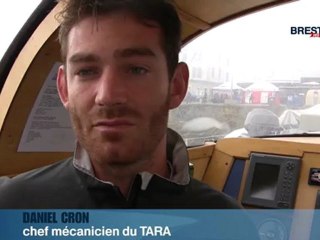 Les Tonnerres de Brest 2012 : Le Tara à quai à Brest à marée basse