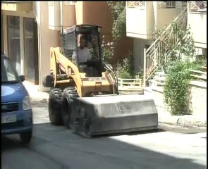 Μπήκαν στην πόλη οι...μπουλτόζες