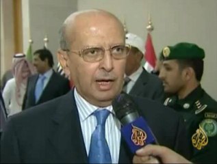 علي صالح وممثلو المعارضة وقعوا على المبادرة الخليجية