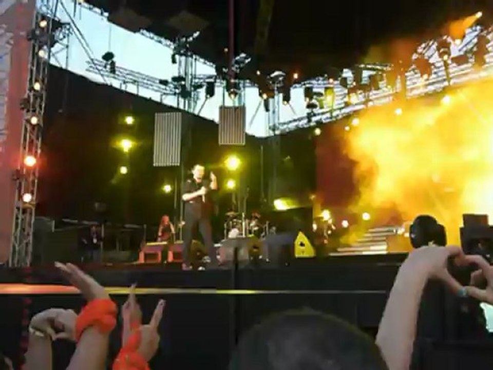 07 Temmuz 2012 - Emre Aydın İstanbul Fanta Gençlik Festivali / Alıştım Susmaya