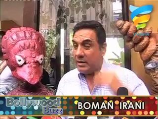 Boman Irani entertained by Aliens!