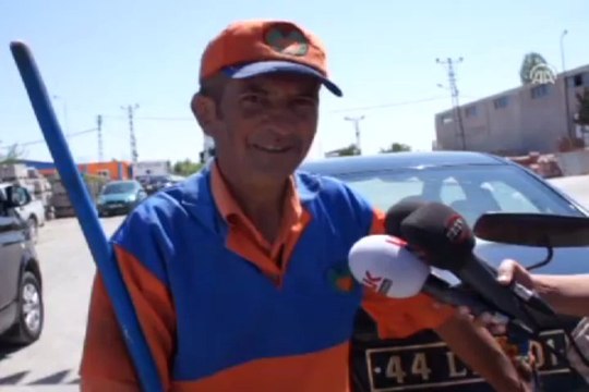 ''Dikiz aynalı'' kürekle temizlik