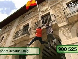 Los concejales de Bildu y la bandera española