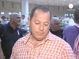 Israelis return home from Bulgaria to emotional welcome