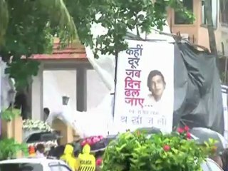 Mourners bid farewell to 'Bollywood's first superstar'