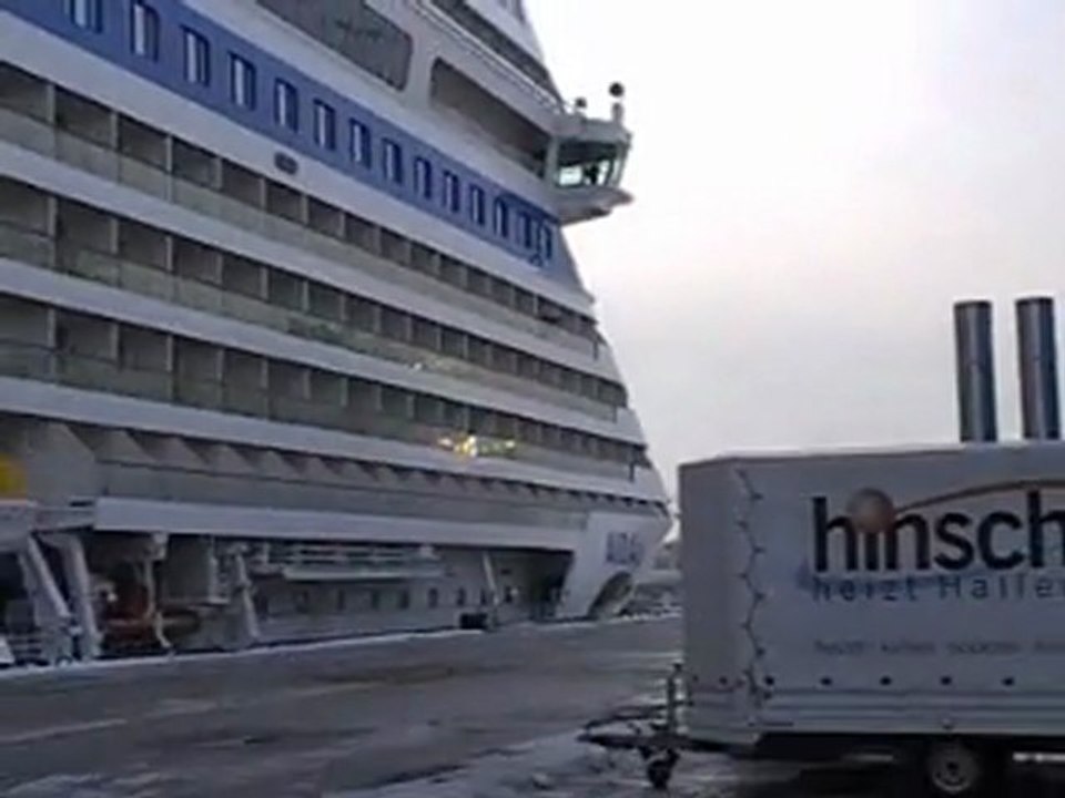 AIDAblu Hamburg Hafen