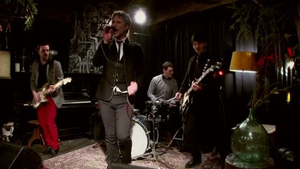 CARAVAGE "Don't be yourself"
