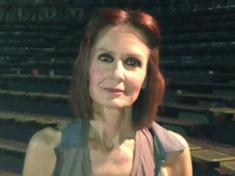 Η Κάτια Δανδουλάκη στη ΔΥΤΙΚΗ μετά την κωμική παράσταση Να ζει κανείς ή να μη ζει στην Κοζάνη