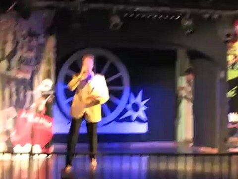 Camping Les Sablons: Mathieu en Rick Astley!