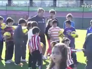 Marcelo Bielsa y los niños de Lezama