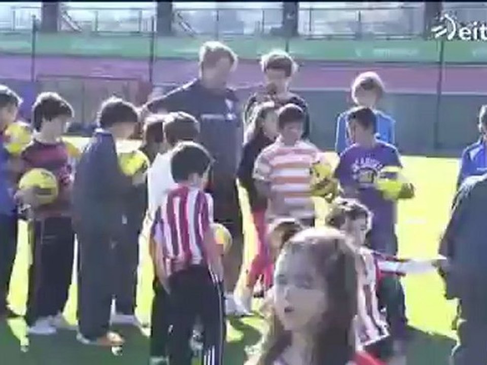 Marcelo Bielsa y los niños de Lezama