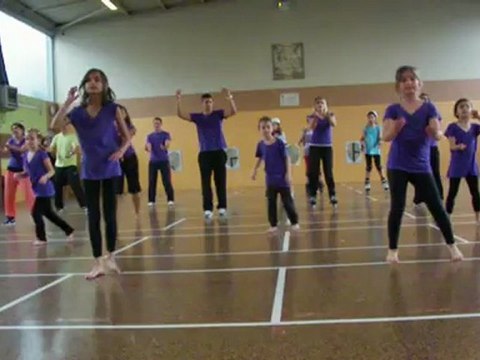 La chorégraphie de sports vacances par les stagiaires du 20/07/2012