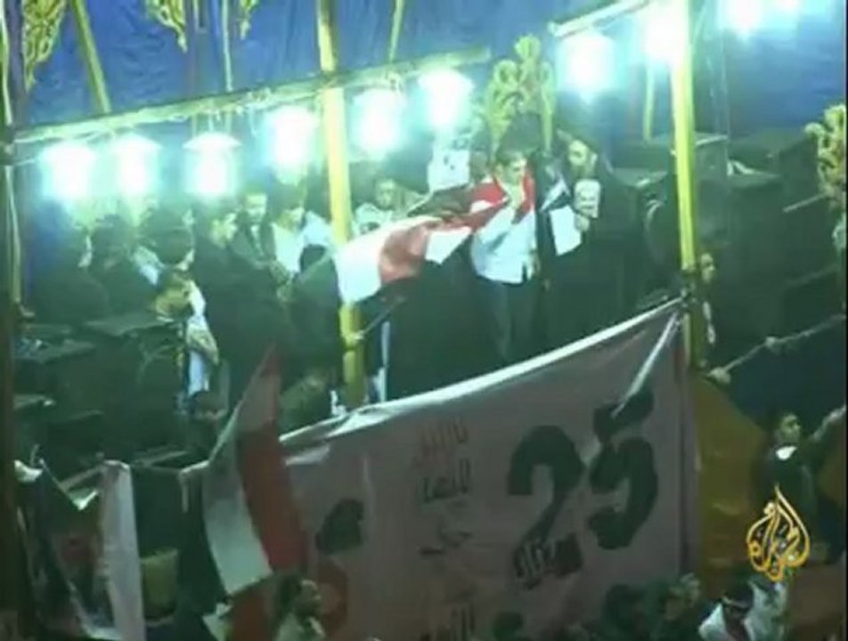 مئات الآلاف يتظاهرون في الذكرى الأولى للثورة المصرية