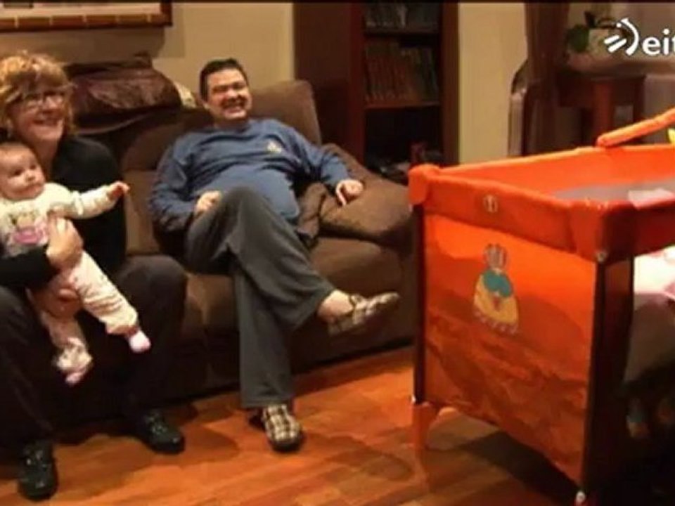 Deportes: Julio Salinas visita a Iñigo Martínez, de la Real, en su casa