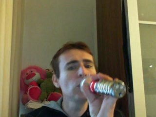 Wiwi égratigne "okay" de Fanny J & Black Kent