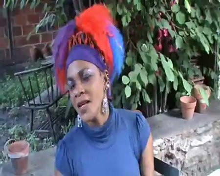 La poetesse Nathy Ebriet Tchiakou 2eme album Paris