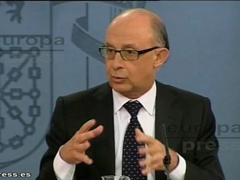 El Gobierno rebaja al 1,5% la caída del PIB