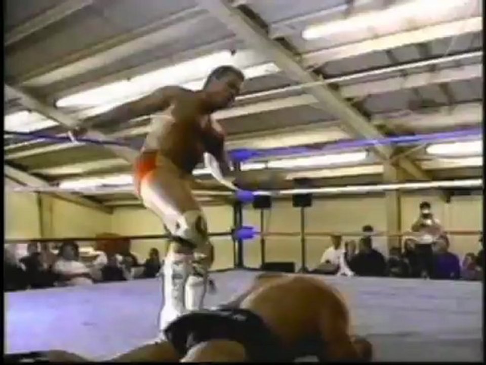 Greg "The Hammer" Valentine vs L'Emperuer 4/15/05
