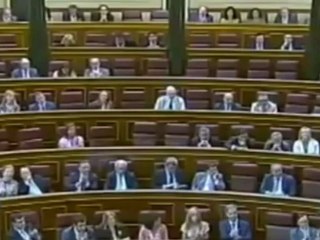 Cristóbal Montoro defiende los recortes en el Congreso