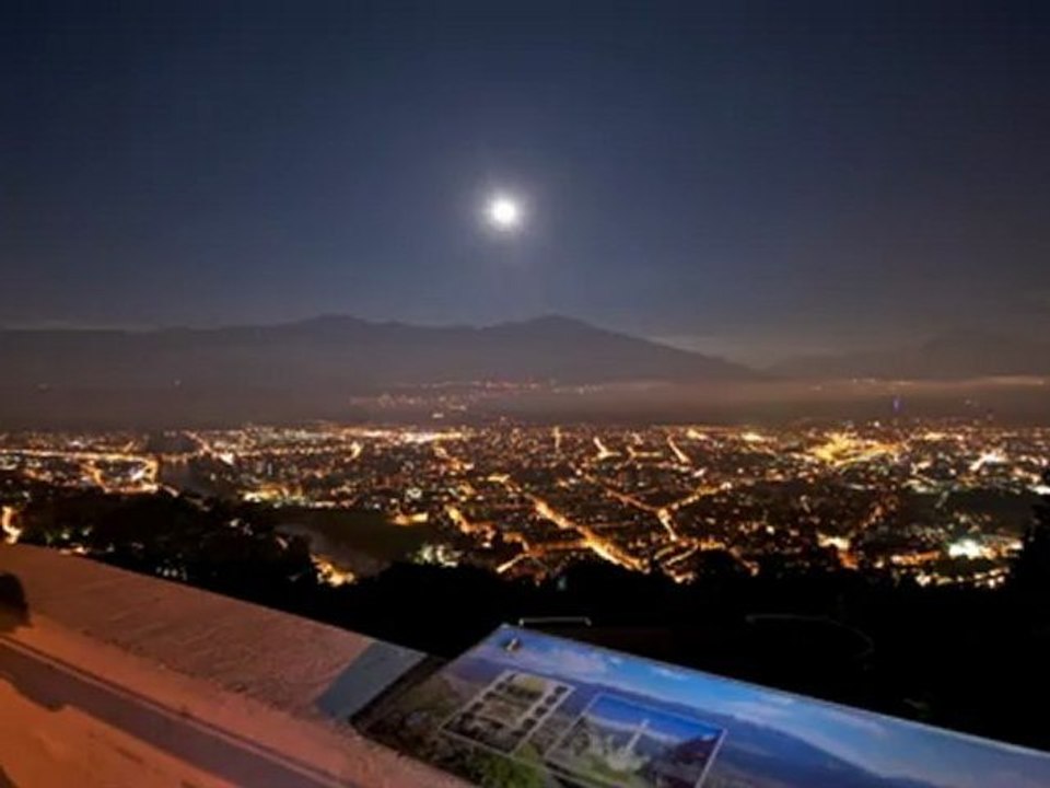 Urban Mountain Sky  (Innsbruck)