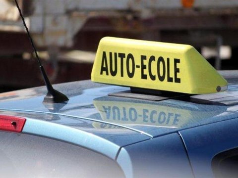 Permis de conduire: démarrage en côte
