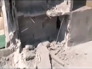 下载视频: Syria ‫   فري برس  حمص الحولة القصف العشوائي على الحولة 20 7 2012  ج2 Homs