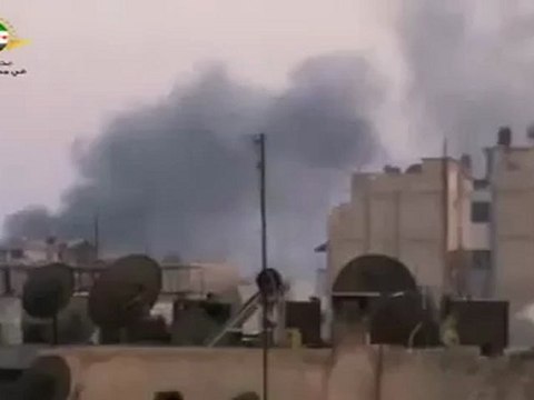 فري برس حمص تواصل القصف على أحياء حمص المحاصرة الخالدية وجورة الشياح والقرابيص وتصاعد الدخان من المنازل 20 7 2012Homs