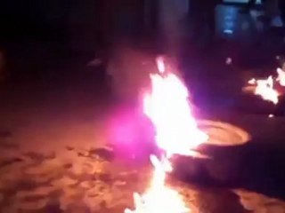 Syria فري برس حلب  السكري  قطع الطرق بالاطارات المشتعلة 19 7 2012 Aleppo