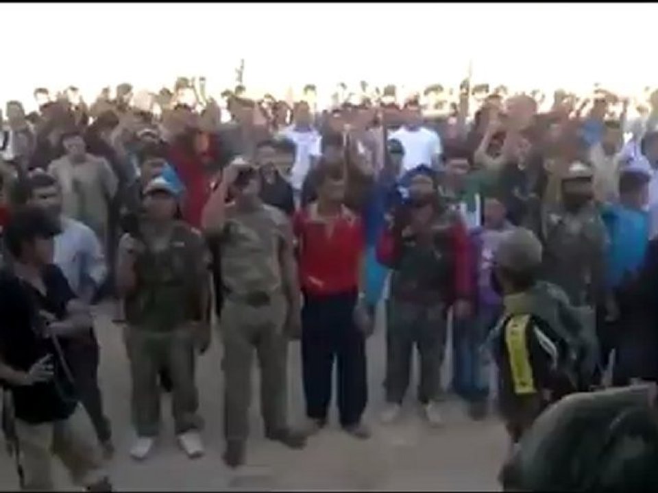 Syria فري برس ريف حلب قرية جب كاس  مظاهرة للمرة الأولى بحماية الجيش الحر 19 7 2012 Aleppo