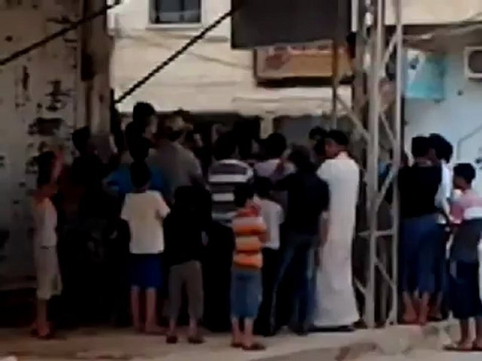 Syria فري برس ثورة البوكمال   مظاهرة لاحرار المدينة وسط الاشتباكات والانفجارات 17 7 2012 ALbokamal