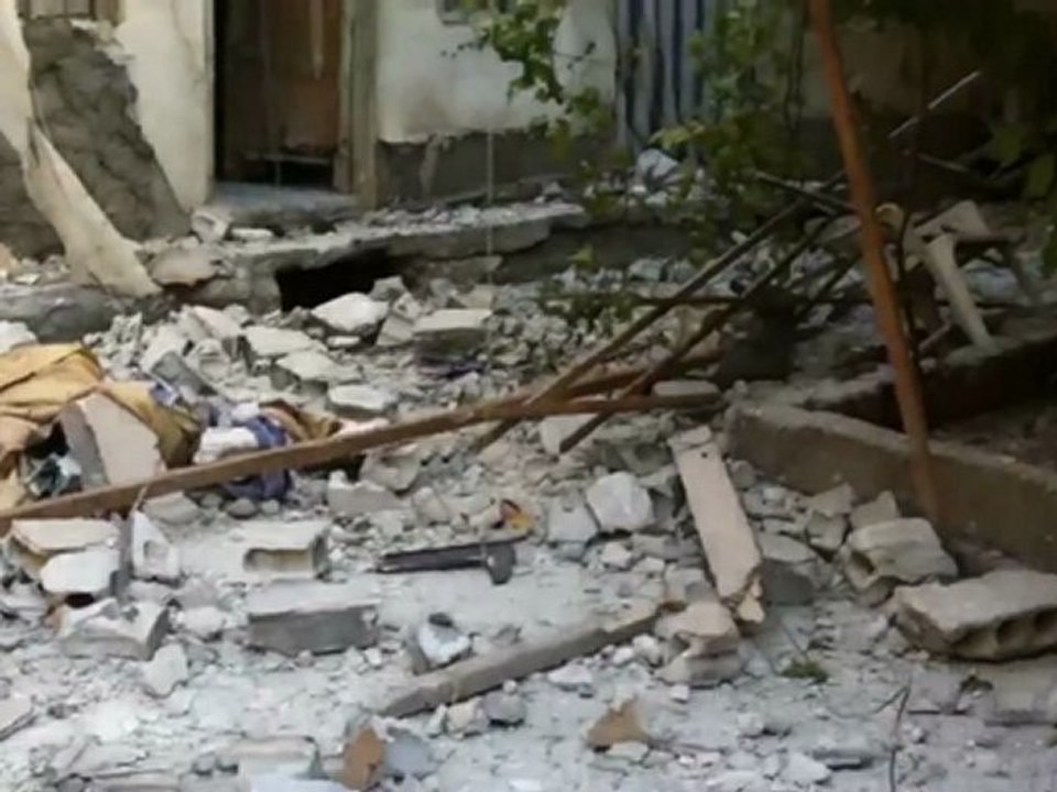 Syria فري برس ديرالزور الدمار بحي الجبيلة بدير الزور 16 7 2012 Deirezzor