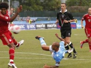 Un match de gala Napoli / Bayern avec deux buts incroyables !