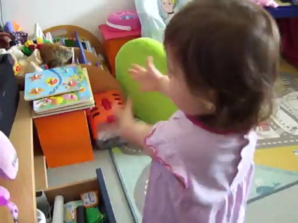 Elsa danse sur Rihanna