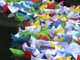 París rinde homenaje a los inmigrantes naufragados(170712)