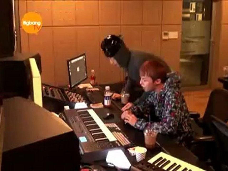 2NE1 TV - 2ª Temporada - EP 04 (02/02) [PT SUB]