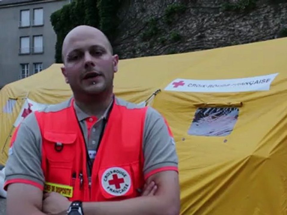 La Croix Rouge pendant Chalon dans la Rue